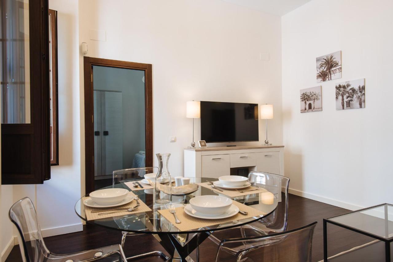 Apartamento Puerta Real - Free Parking Севиля Екстериор снимка
