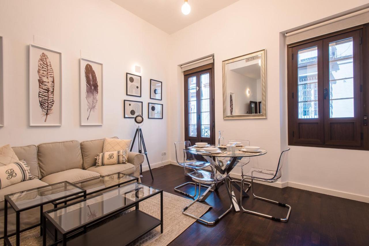 Apartamento Puerta Real - Free Parking Севиля Екстериор снимка