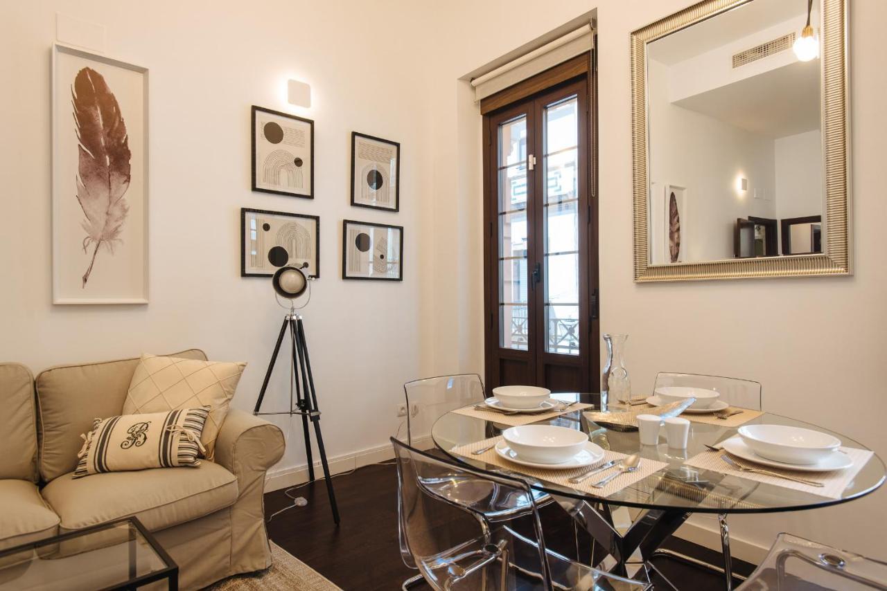 Apartamento Puerta Real - Free Parking Севиля Екстериор снимка