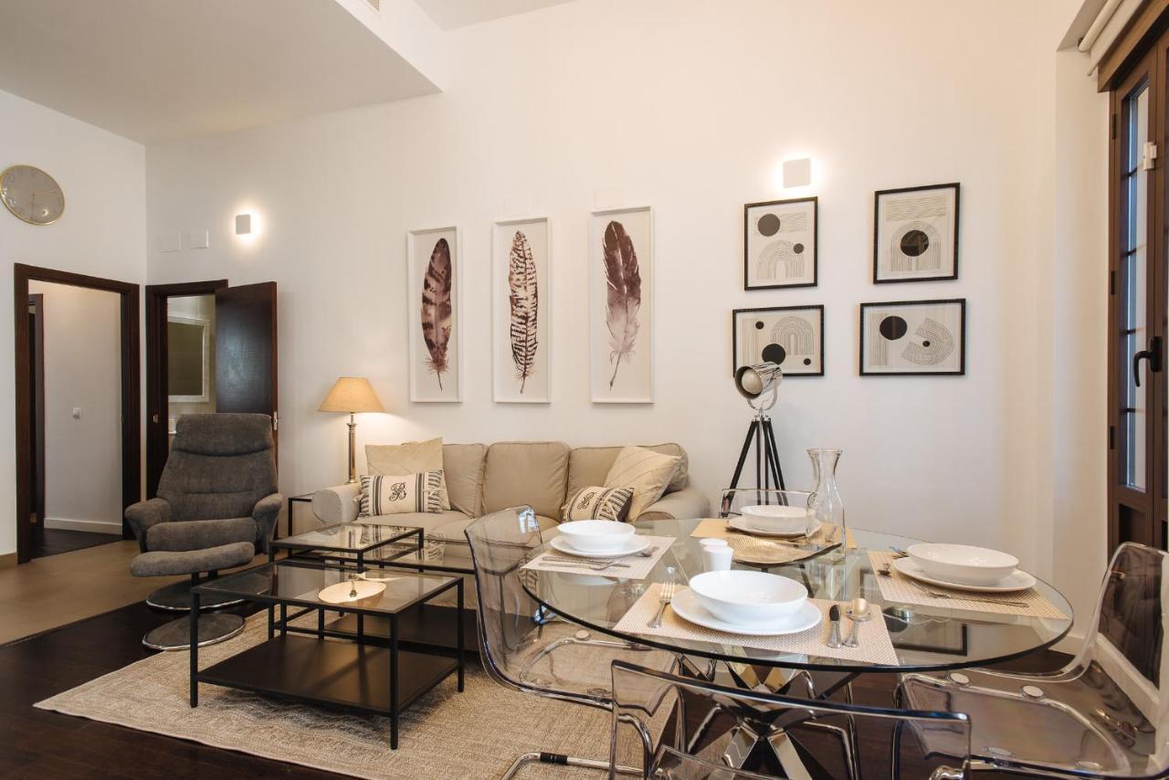 Apartamento Puerta Real - Free Parking Севиля Екстериор снимка