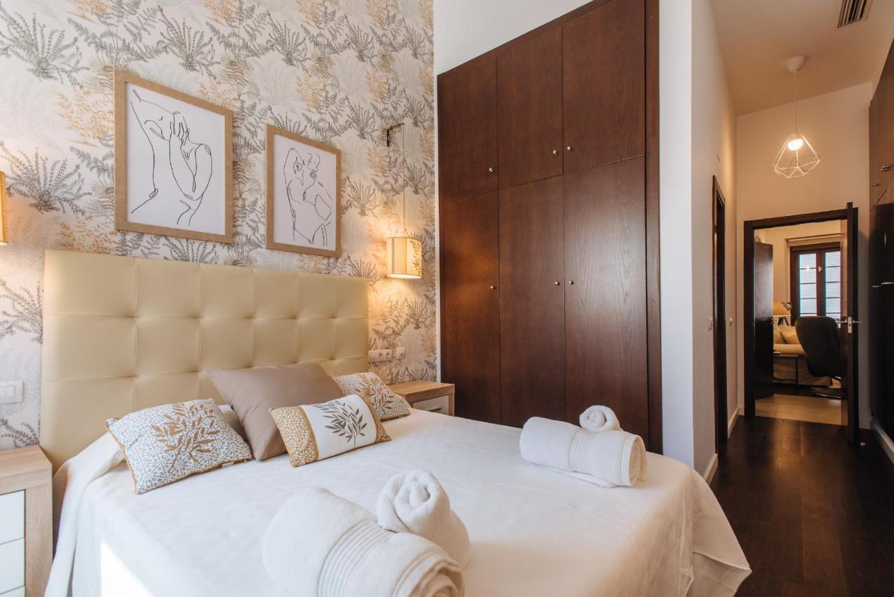 Apartamento Puerta Real - Free Parking Севиля Екстериор снимка