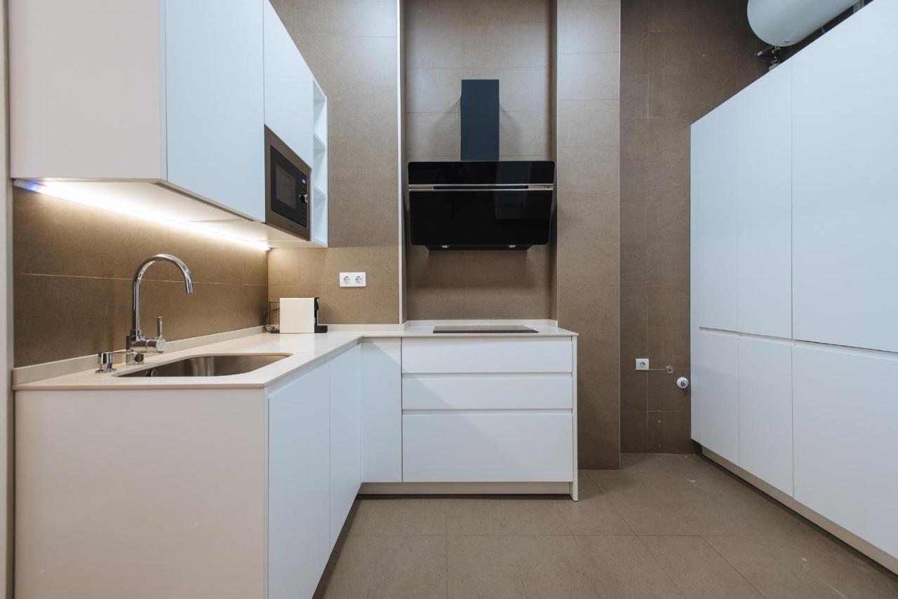 Apartamento Puerta Real - Free Parking Севиля Екстериор снимка