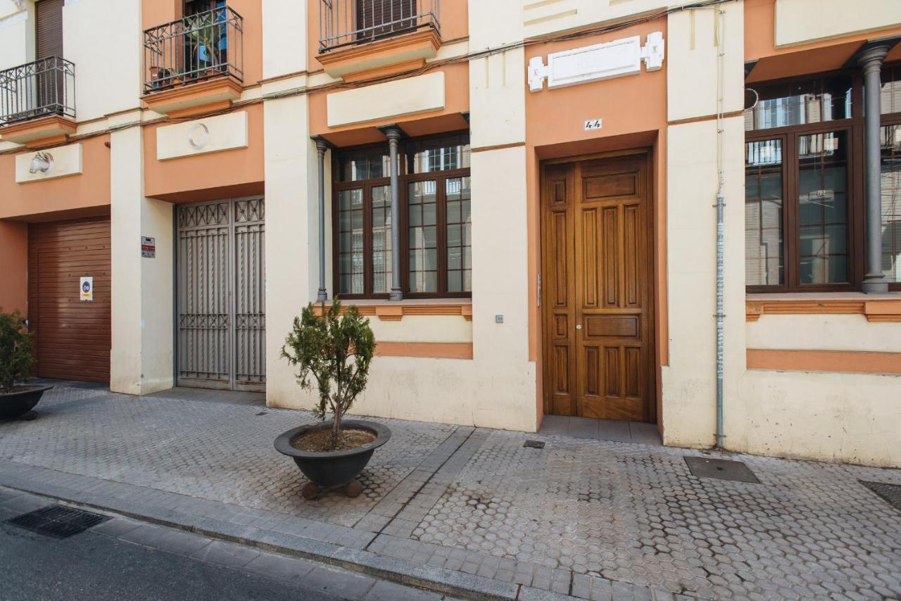 Apartamento Puerta Real - Free Parking Севиля Екстериор снимка