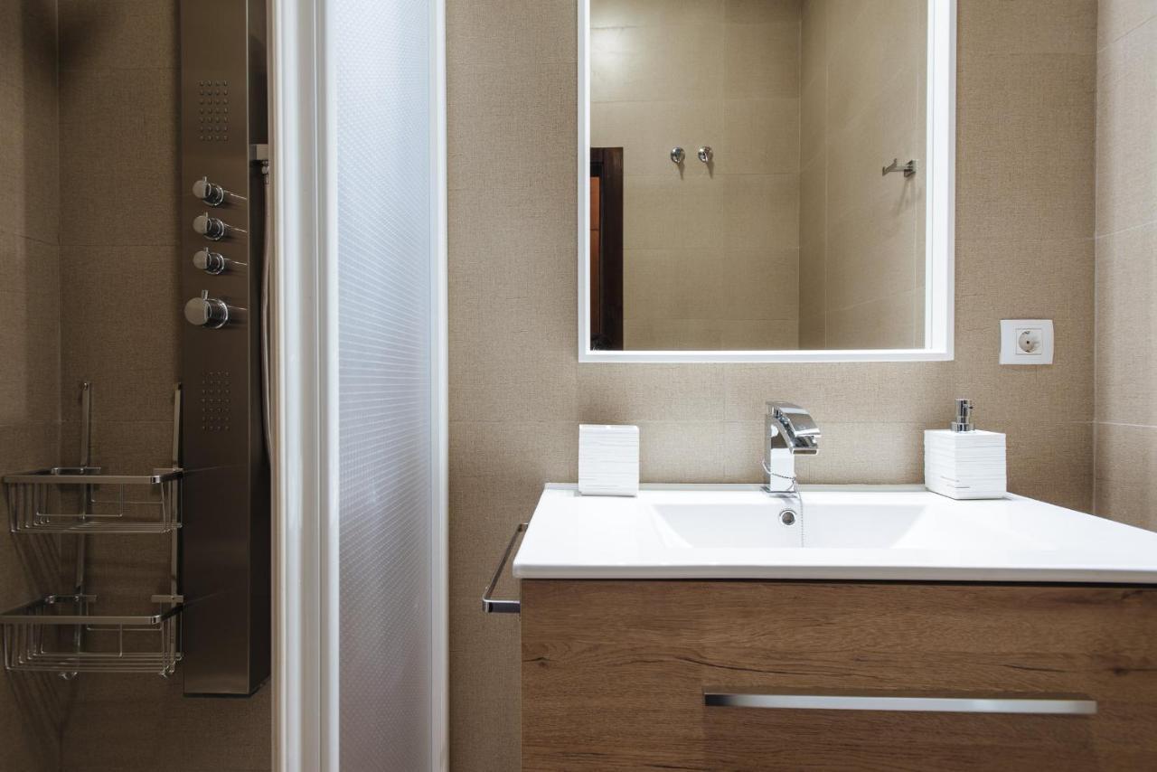 Apartamento Puerta Real - Free Parking Севиля Екстериор снимка