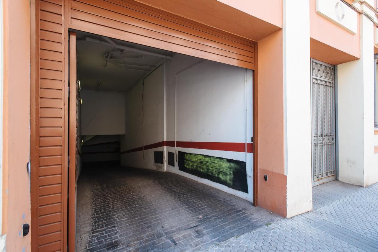 Apartamento Puerta Real - Free Parking Севиля Екстериор снимка